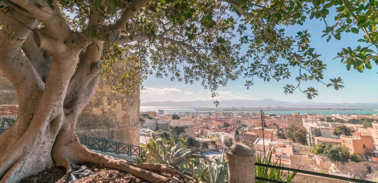 Le Scale Sul Porto . Marina Centro Storico. Ac Apartment Каляри Екстериор снимка