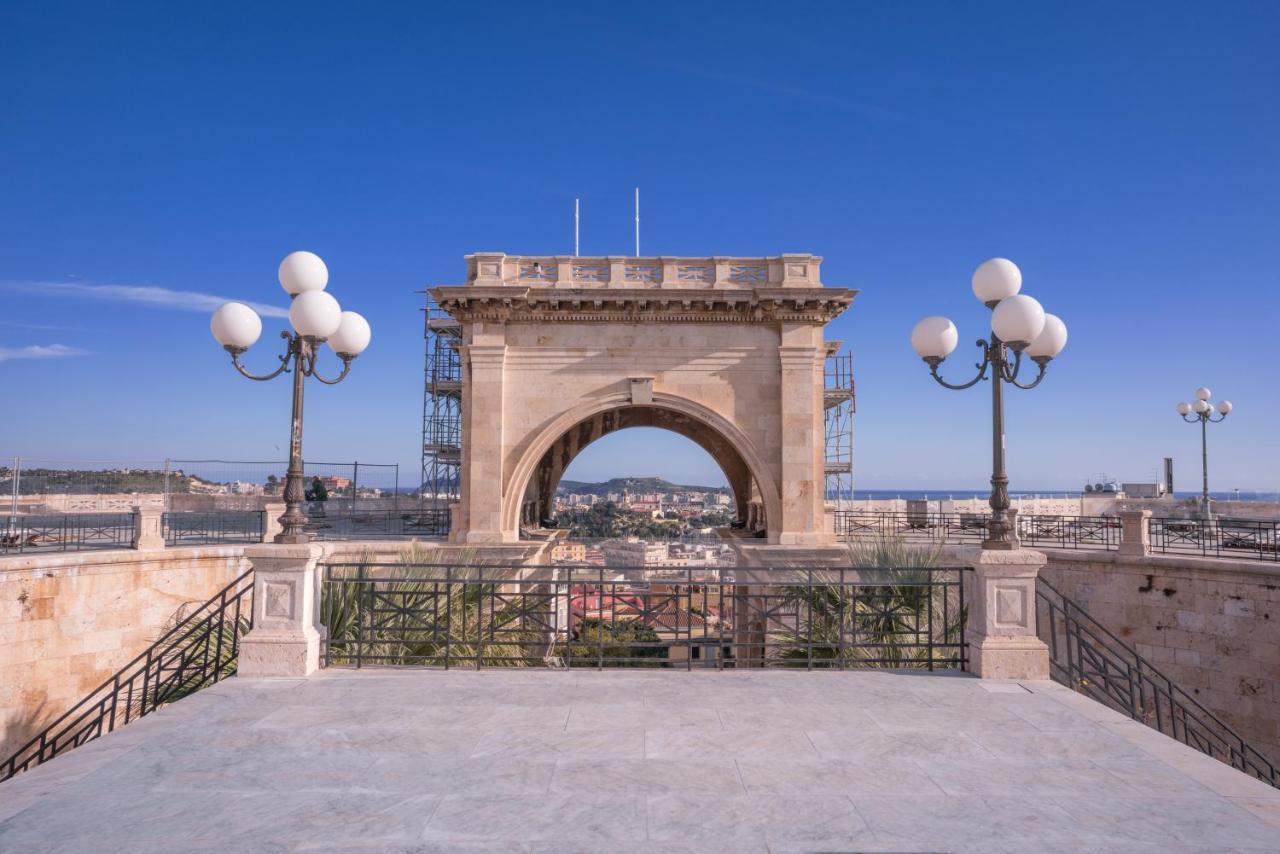 Le Scale Sul Porto . Marina Centro Storico. Ac Apartment Каляри Екстериор снимка
